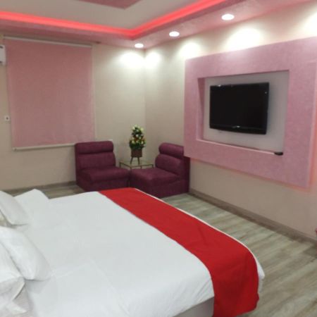 فندق ادوماتو Adomato Hotel Dawmat al-Jandal Exterior foto
